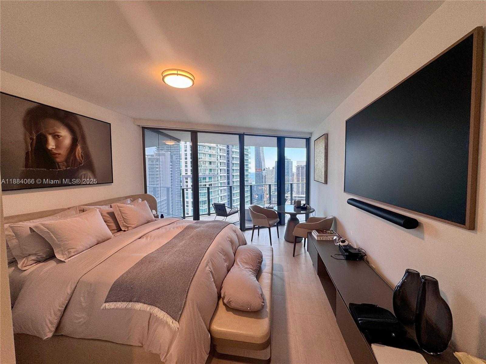 Small Image of 1000 BRICKELL PLZ #3302, Miami Number 18