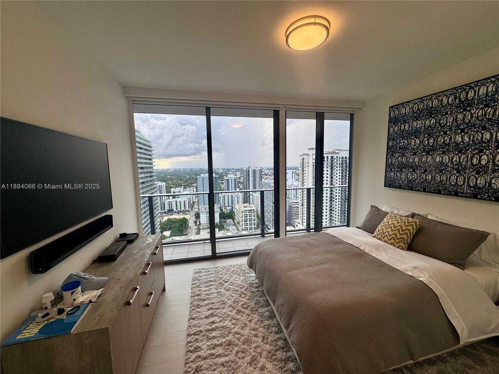 Small Image of 1000 BRICKELL PLZ #3302, Miami Number 19