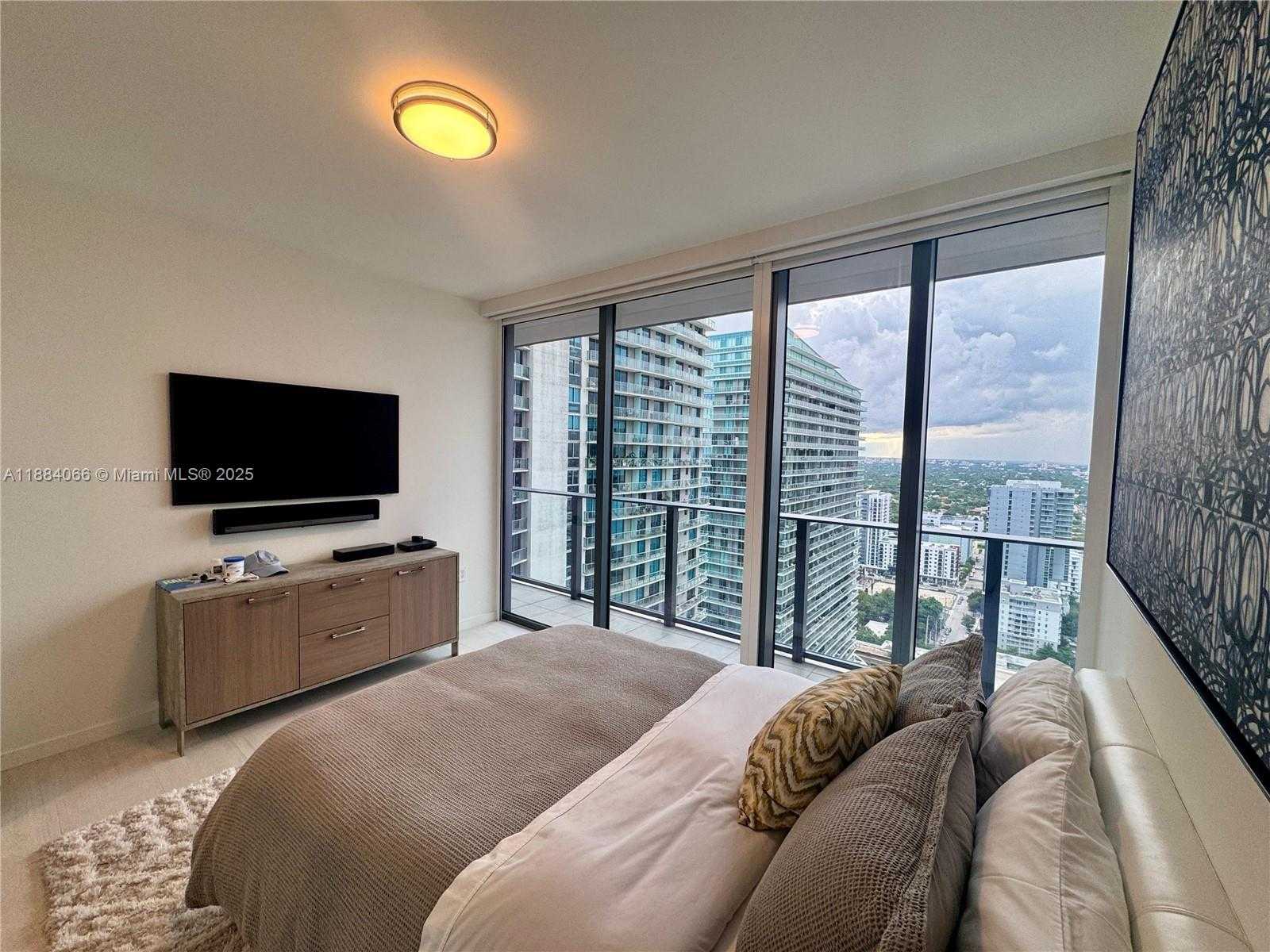Small Image of 1000 BRICKELL PLZ #3302, Miami Number 20