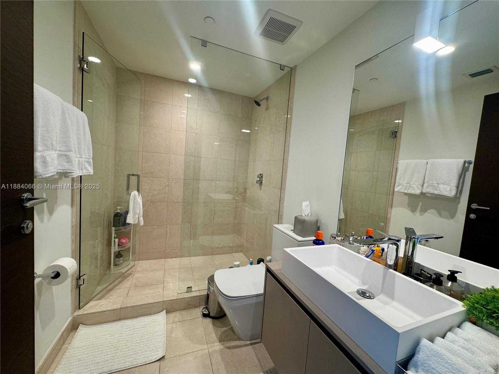 Small Image of 1000 BRICKELL PLZ #3302, Miami Number 23