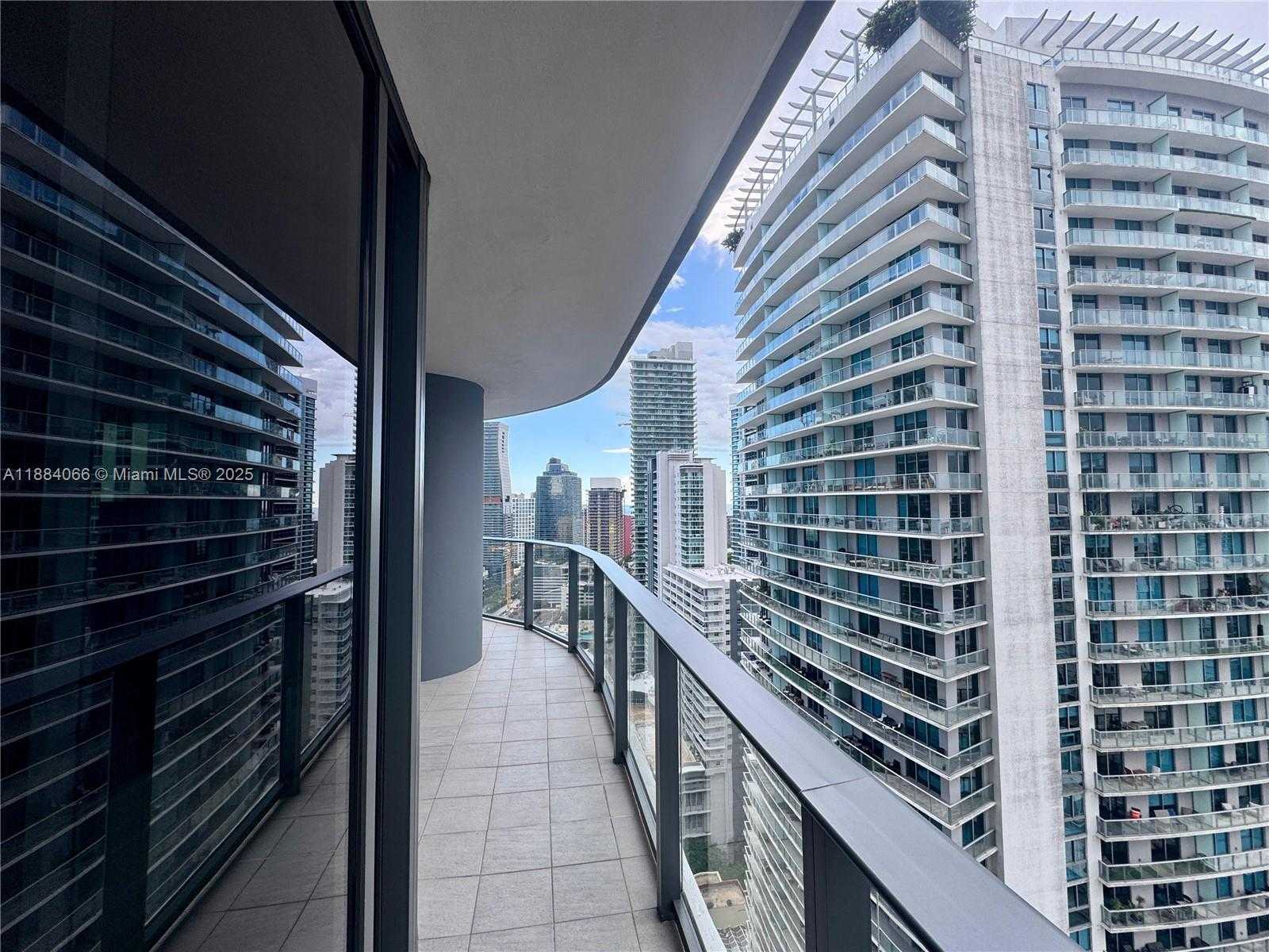 Small Image of 1000 BRICKELL PLZ #3302, Miami Number 4
