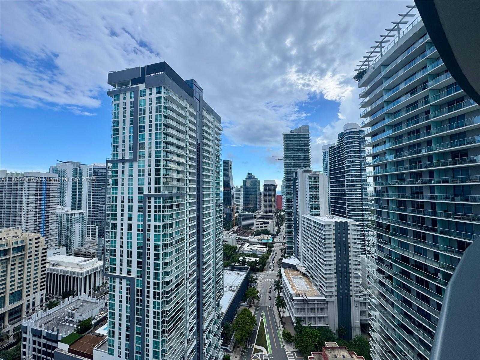 Small Image of 1000 BRICKELL PLZ #3302, Miami Number 5
