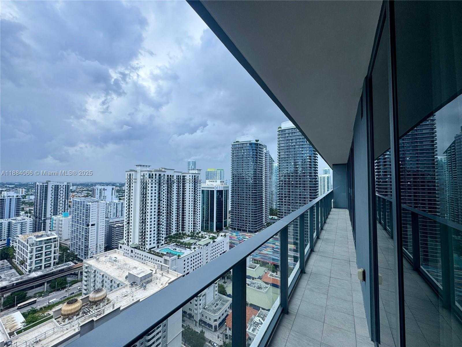 Small Image of 1000 BRICKELL PLZ #3302, Miami Number 6