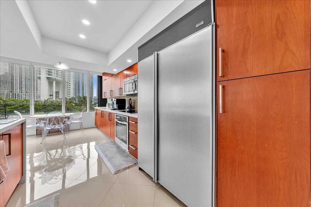 Small Image of 520 BRICKELL KEY DR #A621, Miami Number 20