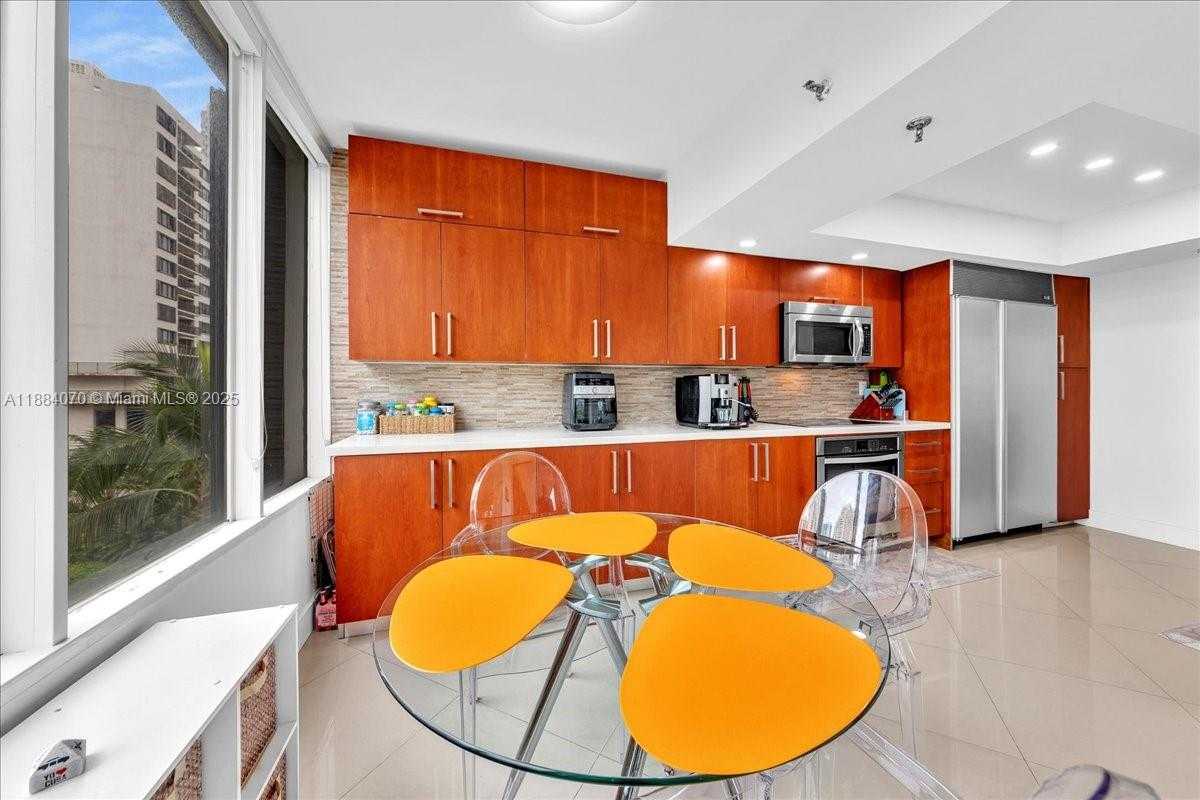 Small Image of 520 BRICKELL KEY DR #A621, Miami Number 25