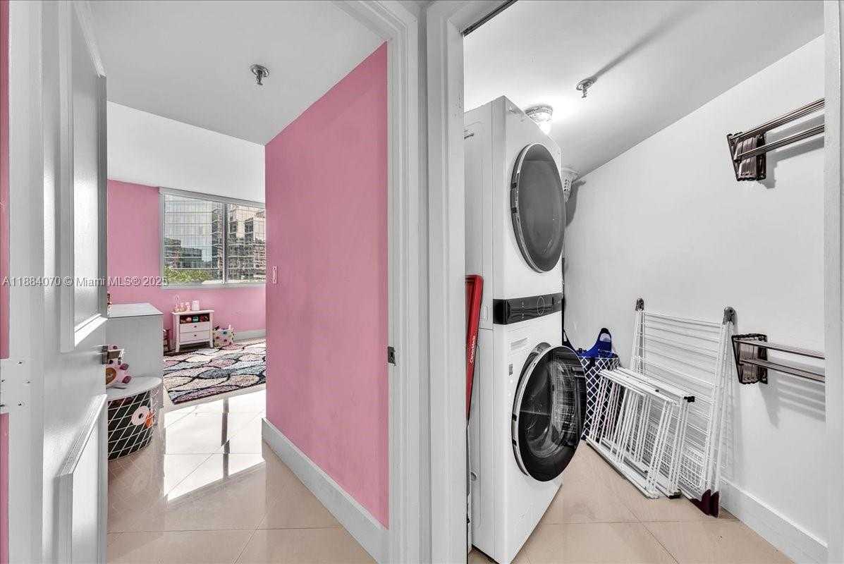 Small Image of 520 BRICKELL KEY DR #A621, Miami Number 26