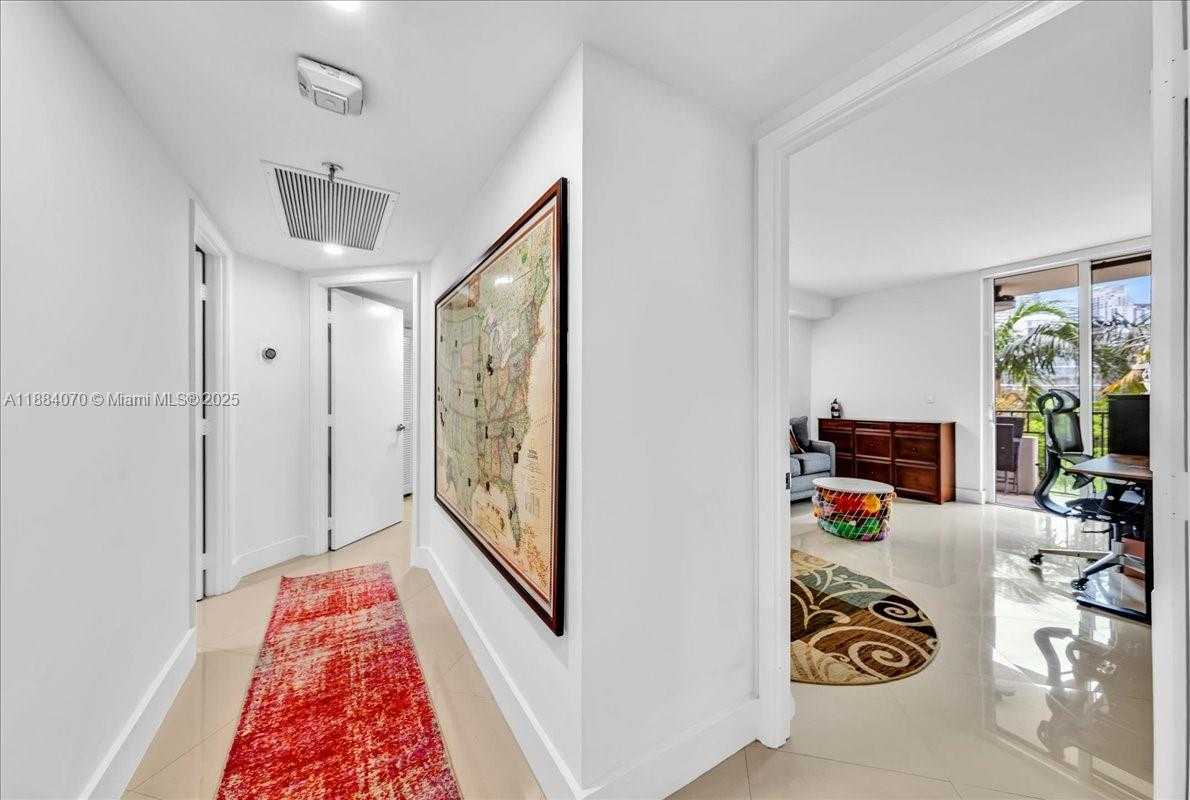 Small Image of 520 BRICKELL KEY DR #A621, Miami Number 31