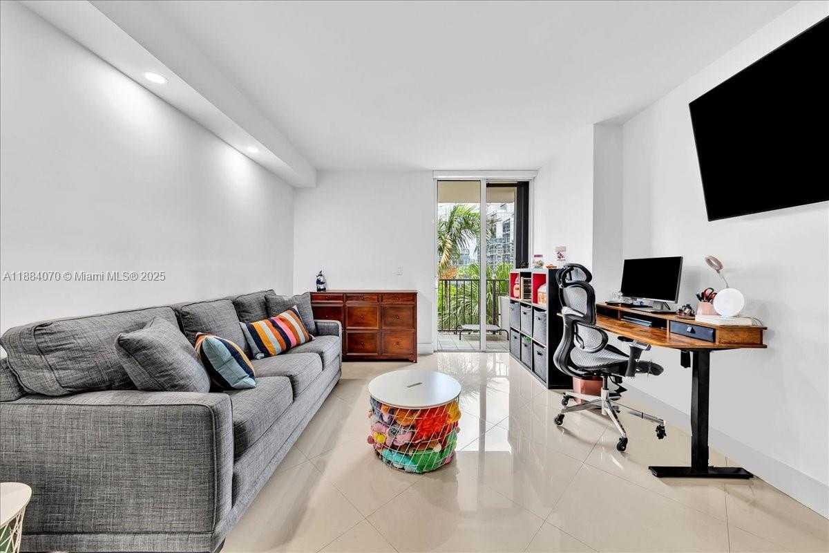 Small Image of 520 BRICKELL KEY DR #A621, Miami Number 33