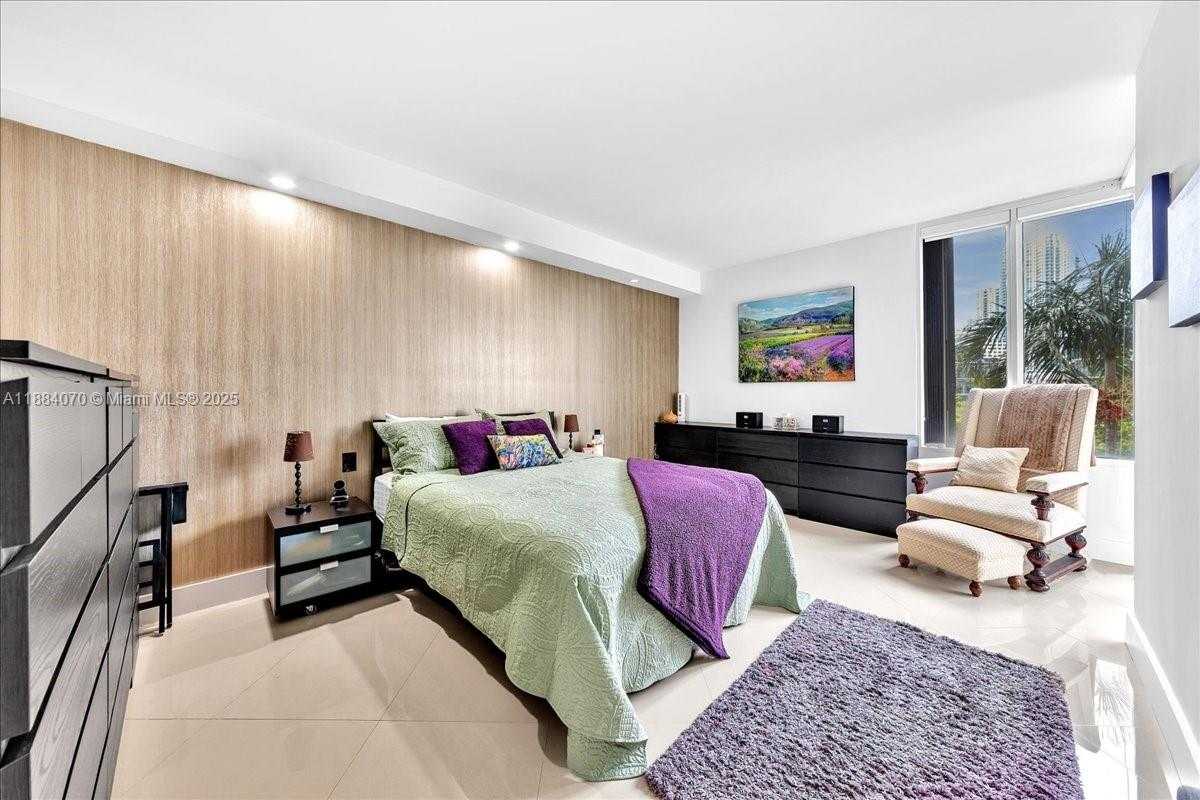 Small Image of 520 BRICKELL KEY DR #A621, Miami Number 40