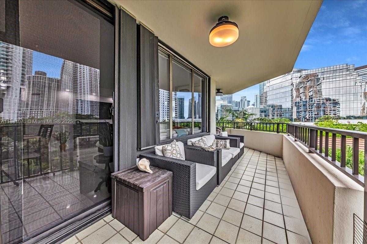 Small Image of 520 BRICKELL KEY DR #A621, Miami Number 49
