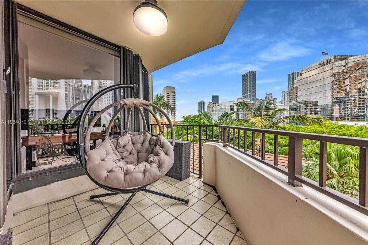 Small Image of 520 BRICKELL KEY DR #A621, Miami Number 50