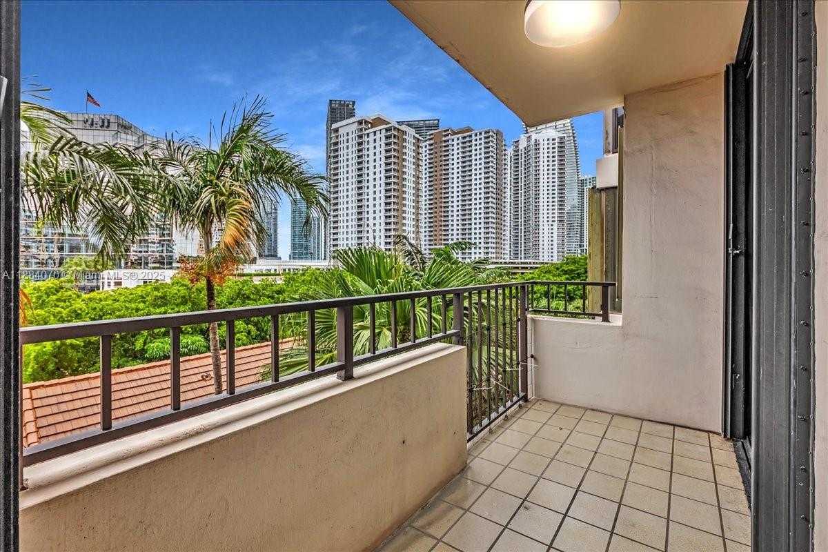 Small Image of 520 BRICKELL KEY DR #A621, Miami Number 53
