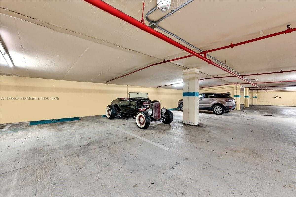 Small Image of 520 BRICKELL KEY DR #A621, Miami Number 59