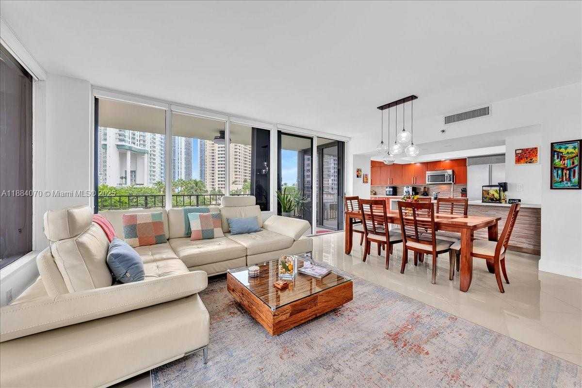 Small Image of 520 BRICKELL KEY DR #A621, Miami Number 6