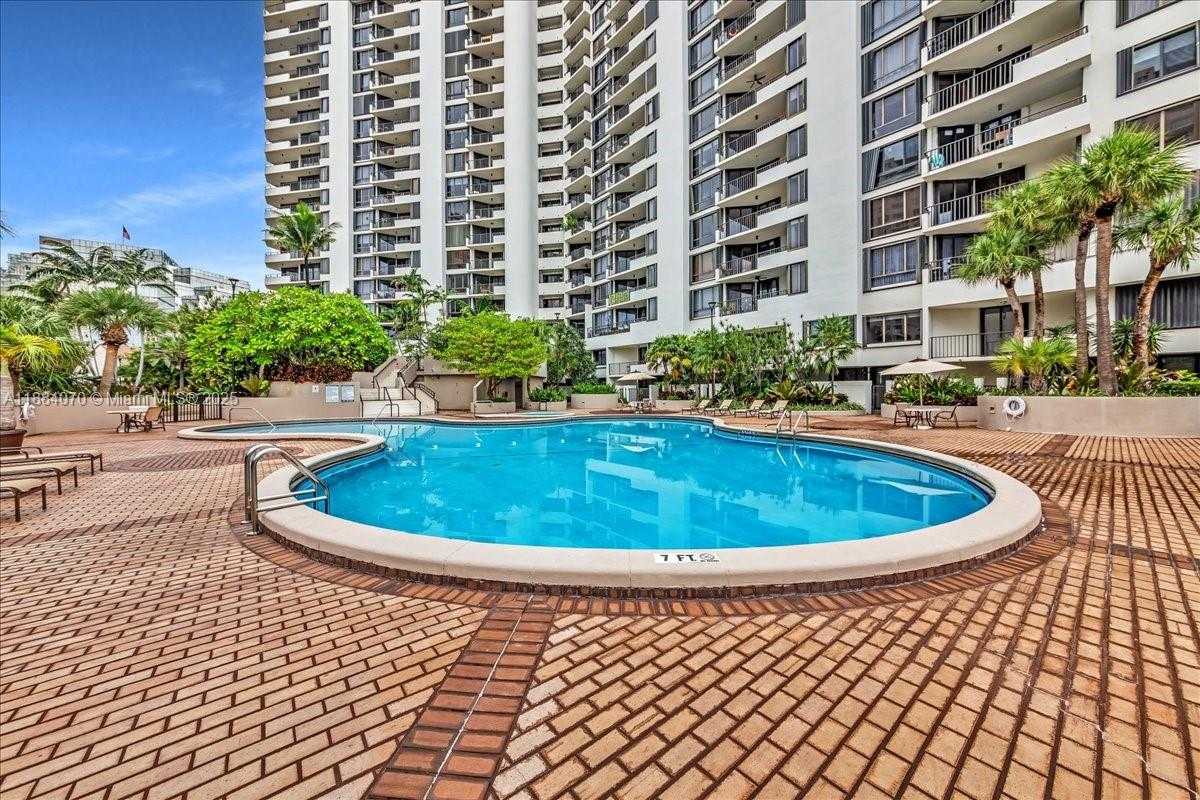 Small Image of 520 BRICKELL KEY DR #A621, Miami Number 65