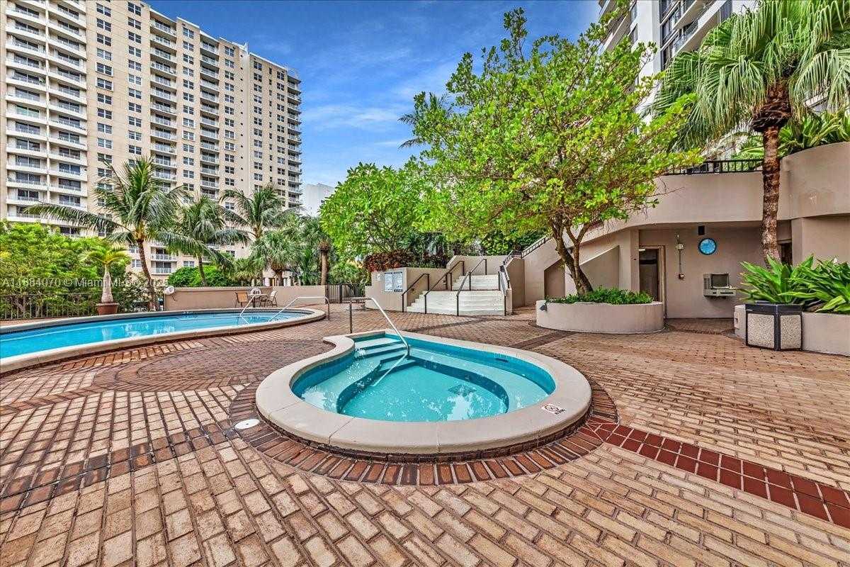 Small Image of 520 BRICKELL KEY DR #A621, Miami Number 66