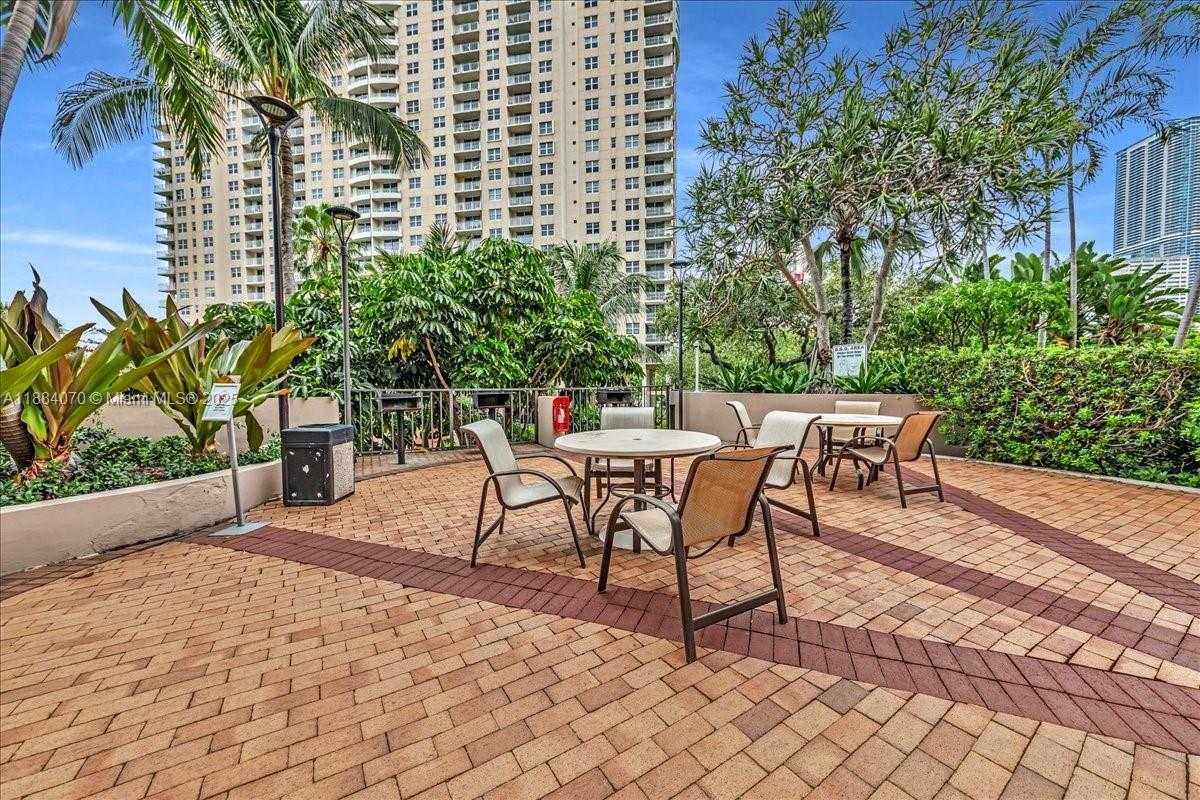 Small Image of 520 BRICKELL KEY DR #A621, Miami Number 67