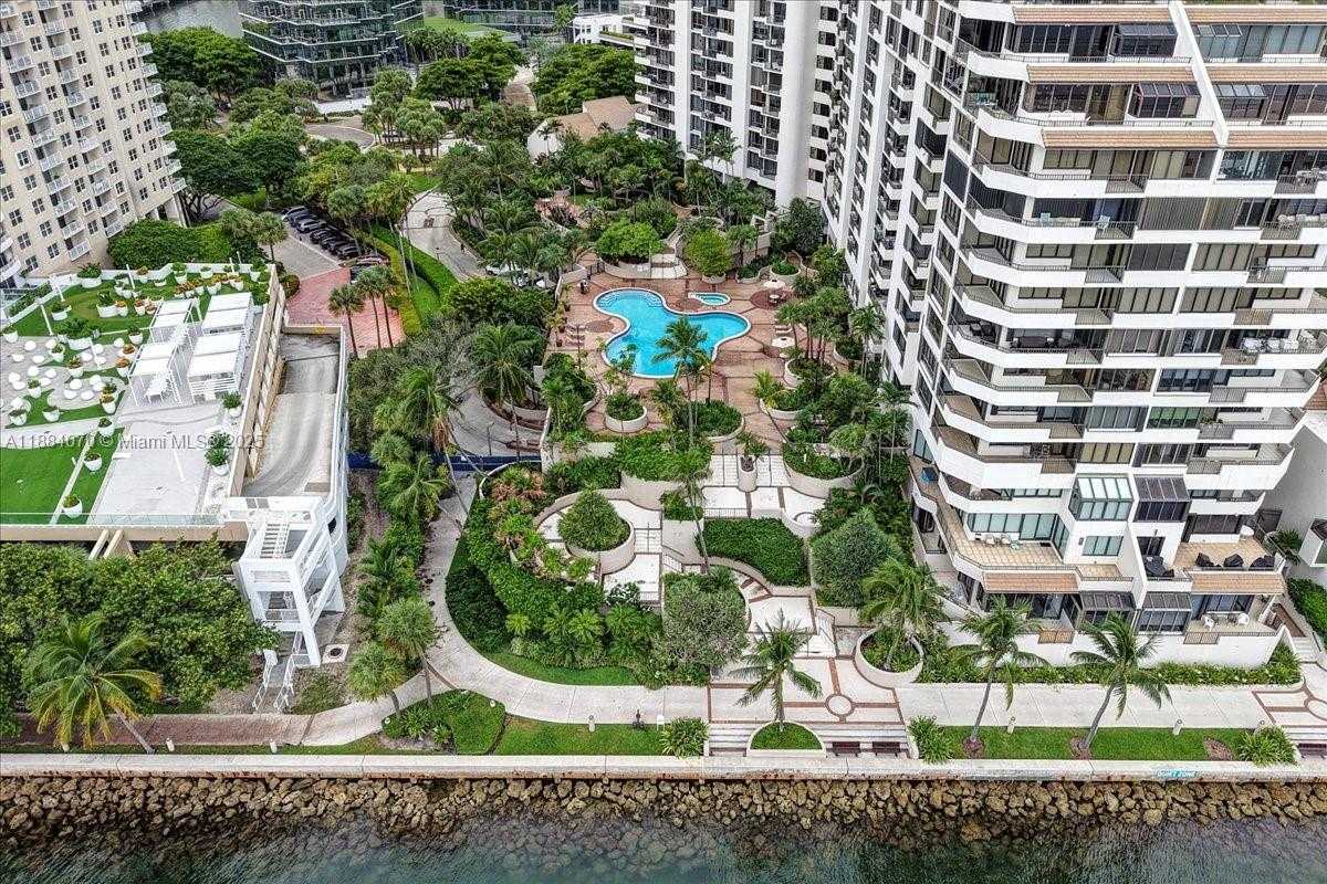 Small Image of 520 BRICKELL KEY DR #A621, Miami Number 73