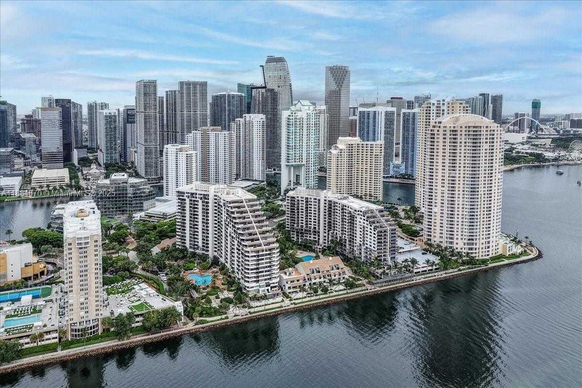 Small Image of 520 BRICKELL KEY DR #A621, Miami Number 76