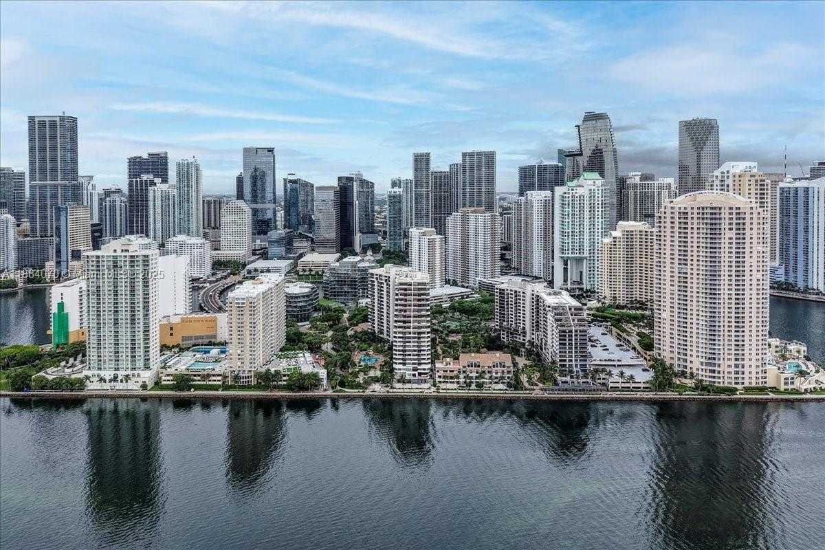Small Image of 520 BRICKELL KEY DR #A621, Miami Number 78