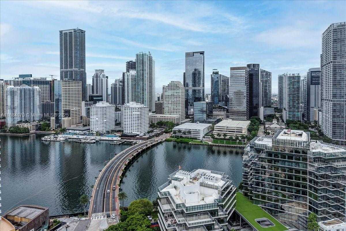 Small Image of 520 BRICKELL KEY DR #A621, Miami Number 87