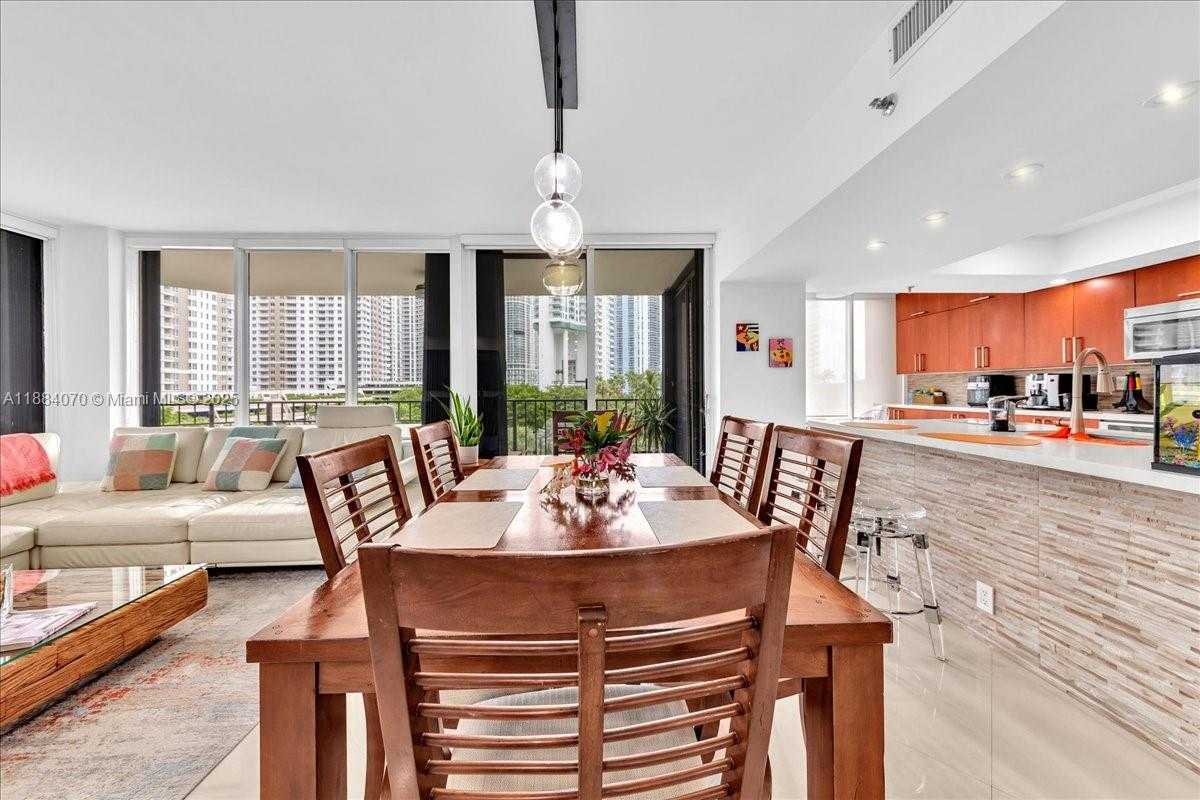 Small Image of 520 BRICKELL KEY DR #A621, Miami Number 9