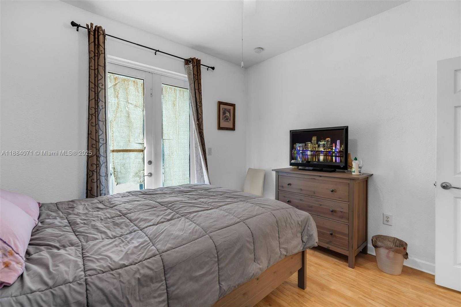 Small Image of 12979 SOUTH WEST 133RD ST, Miami Number 18