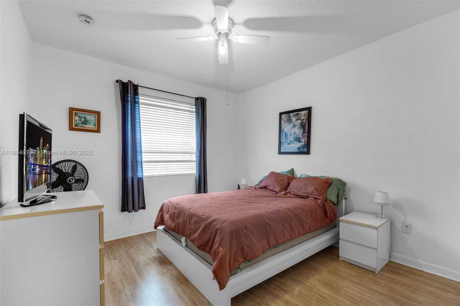 Small Image of 12979 SOUTH WEST 133RD ST, Miami Number 21