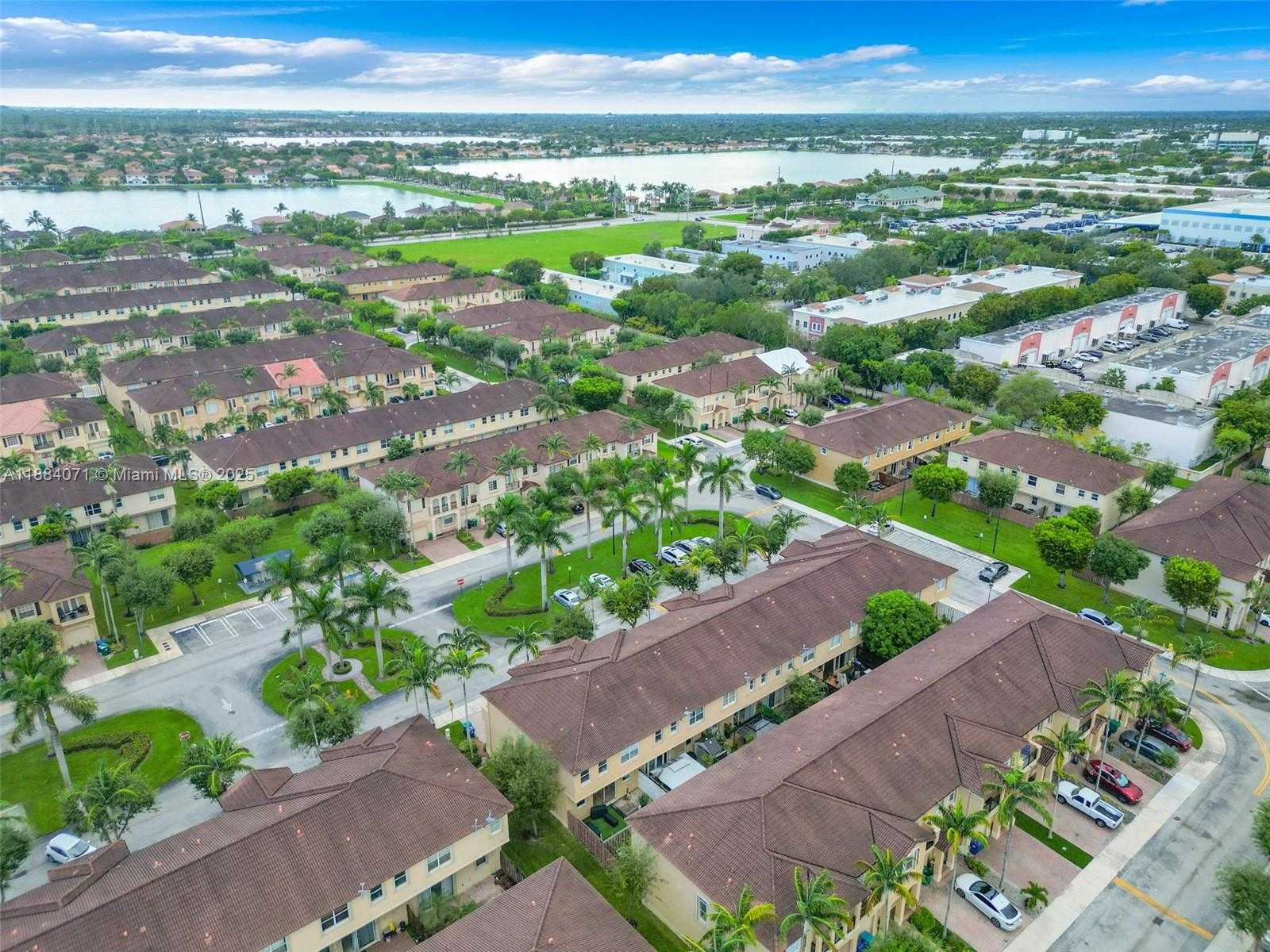 Small Image of 12979 SOUTH WEST 133RD ST, Miami Number 31