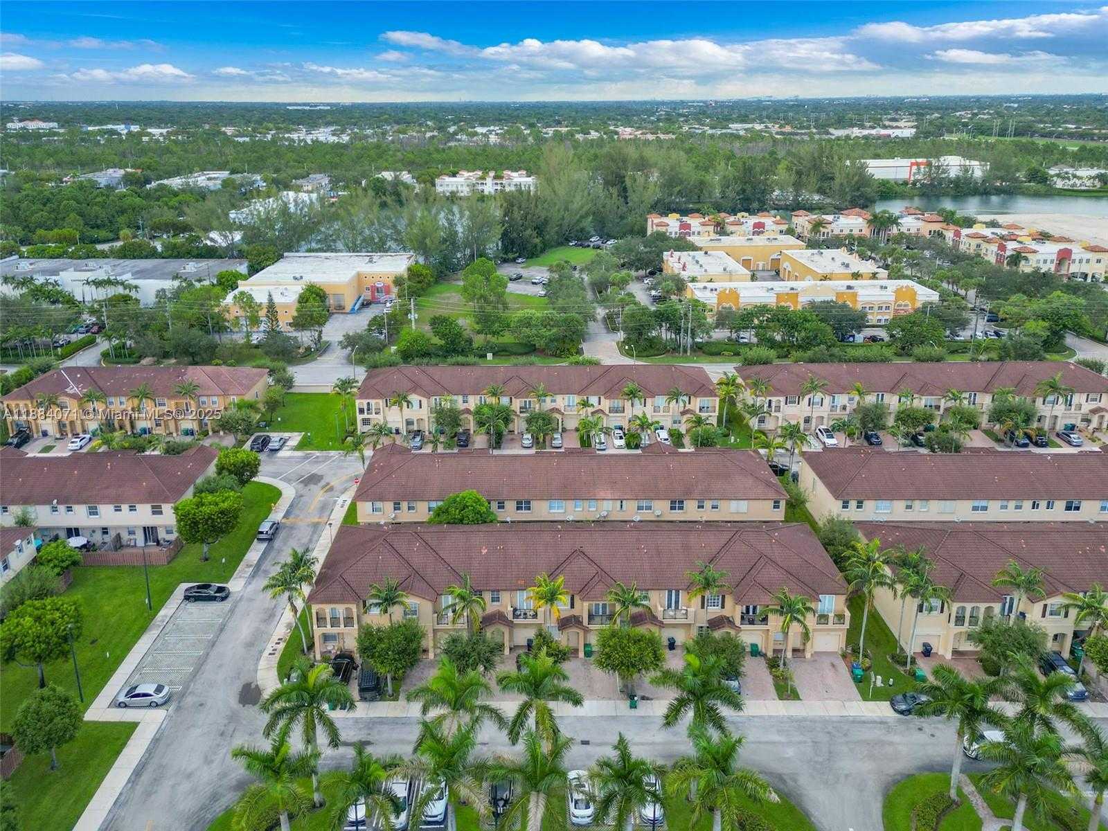 Small Image of 12979 SOUTH WEST 133RD ST, Miami Number 35