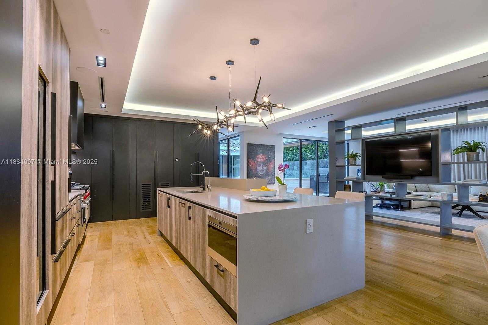 Small Image of 350 MERIDIAN AVE #PH, Miami Beach Number 10