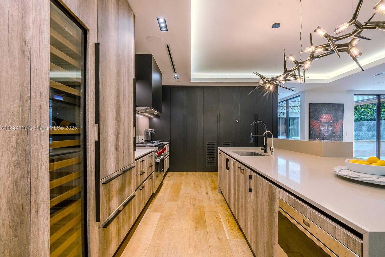 Small Image of 350 MERIDIAN AVE #PH, Miami Beach Number 11