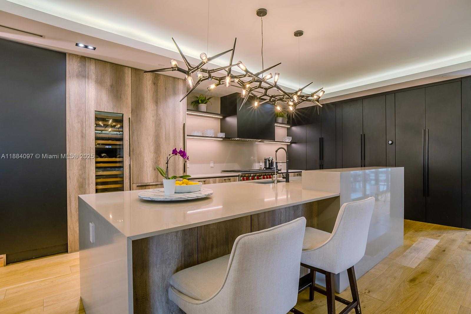 Small Image of 350 MERIDIAN AVE #PH, Miami Beach Number 13