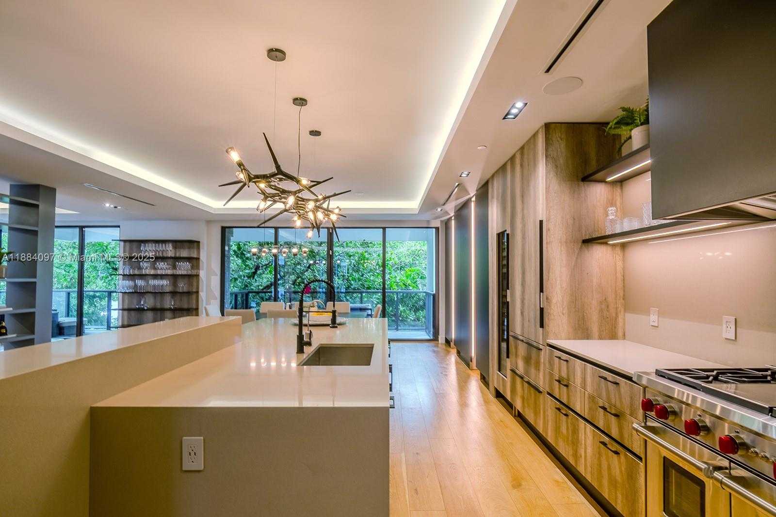 Small Image of 350 MERIDIAN AVE #PH, Miami Beach Number 14