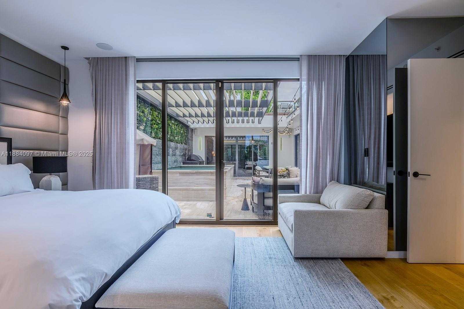 Small Image of 350 MERIDIAN AVE #PH, Miami Beach Number 19
