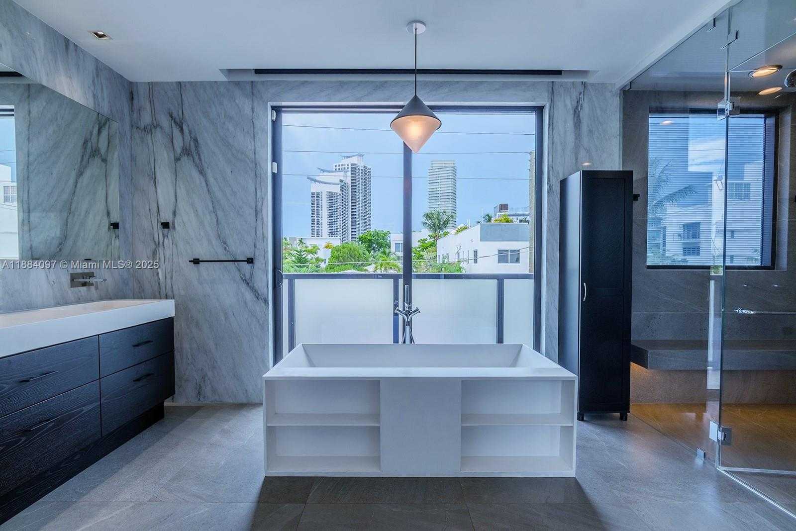 Small Image of 350 MERIDIAN AVE #PH, Miami Beach Number 20