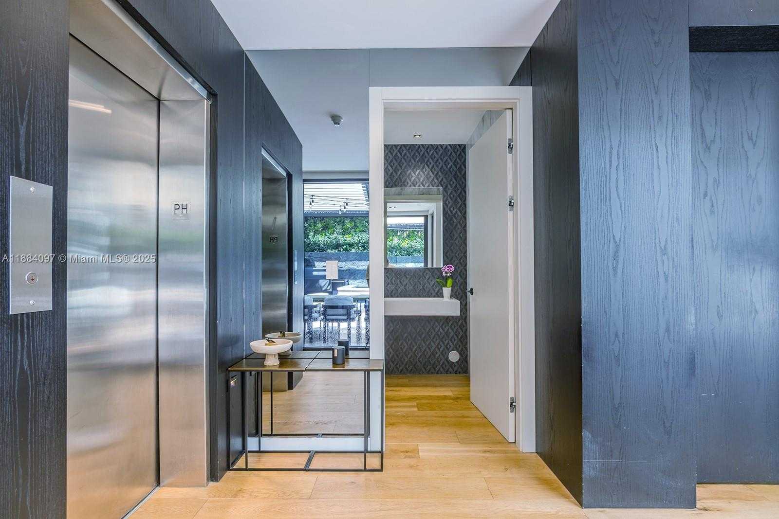 Small Image of 350 MERIDIAN AVE #PH, Miami Beach Number 25