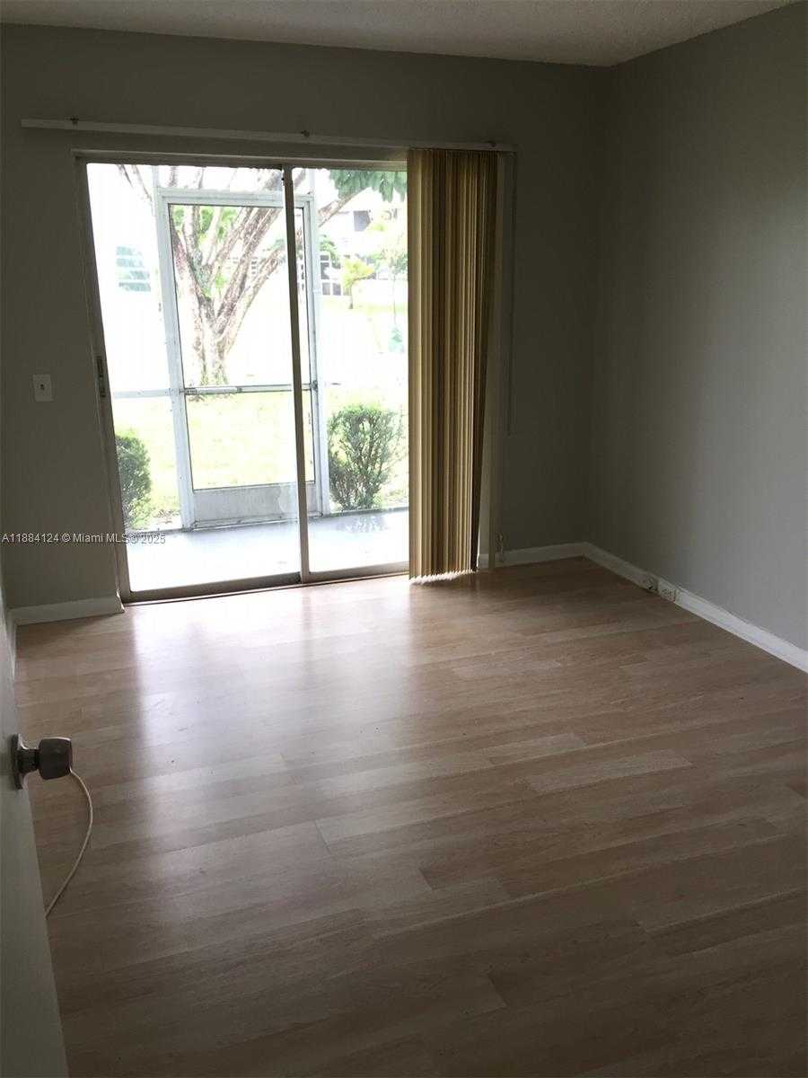Small Image of 182 MARKHAM I #182, Deerfield Beach Number 6