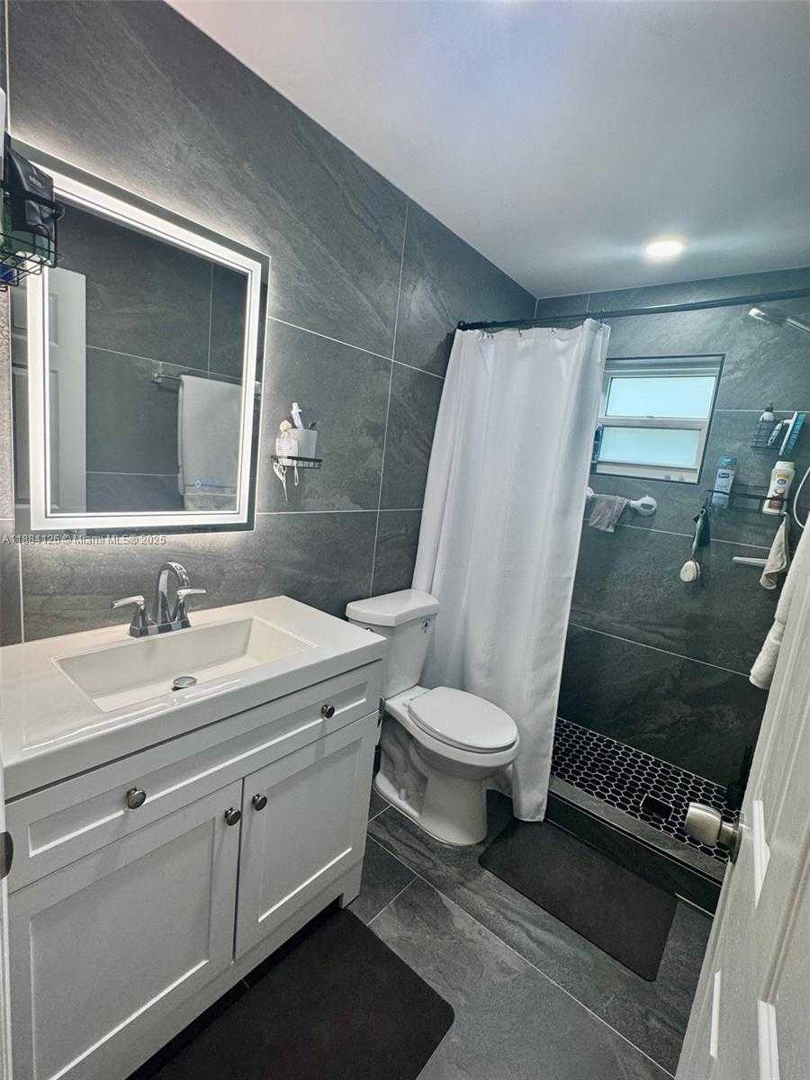 Small Image of 1431 SOUTH 14TH AVE #111, Hollywood Number 11