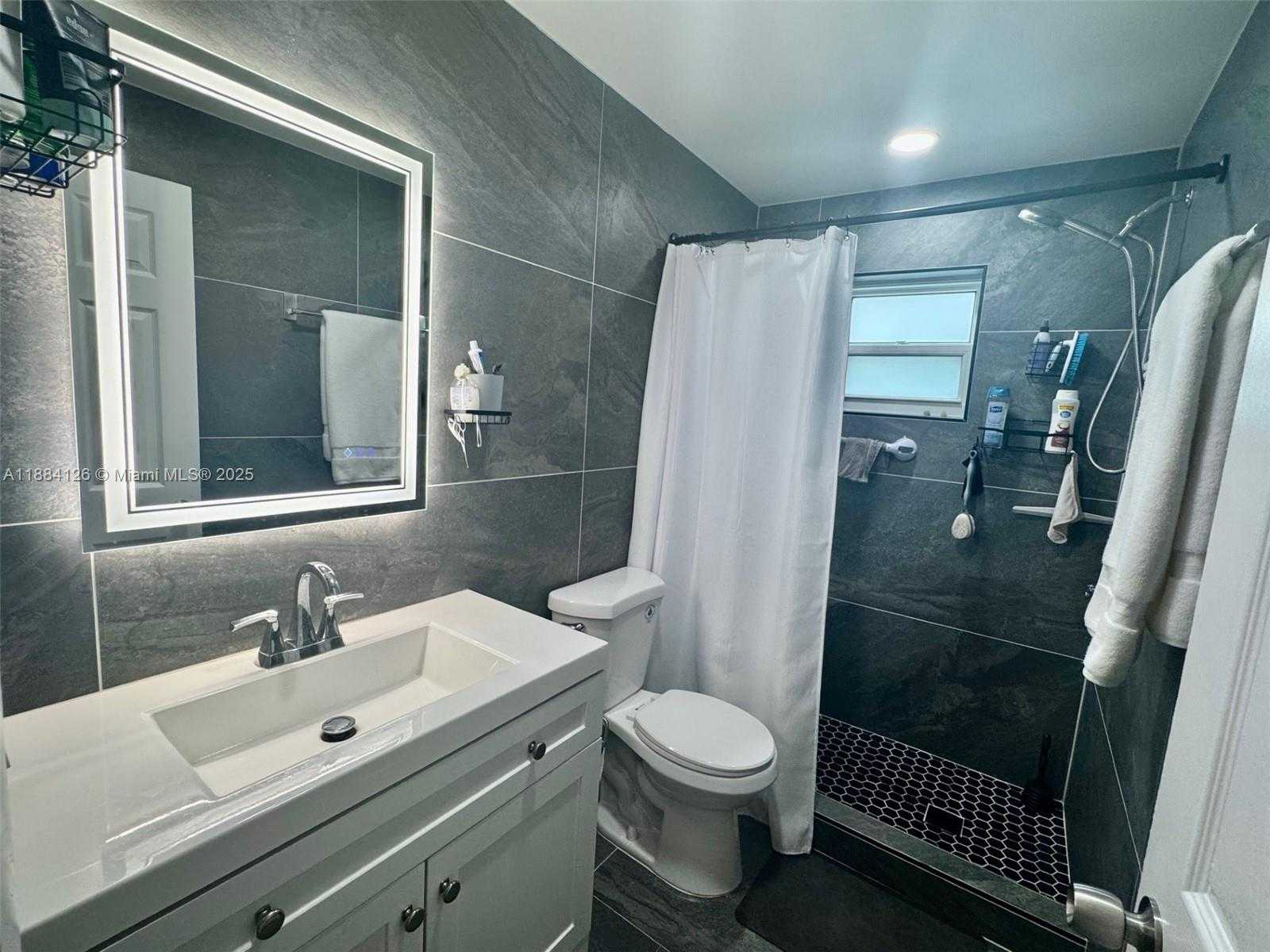 Small Image of 1431 SOUTH 14TH AVE #111, Hollywood Number 12