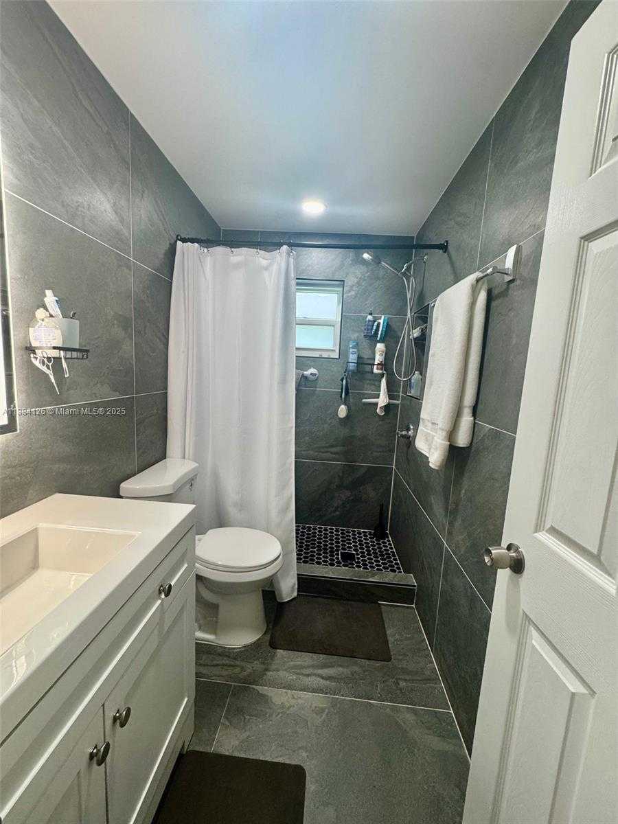 Small Image of 1431 SOUTH 14TH AVE #111, Hollywood Number 13