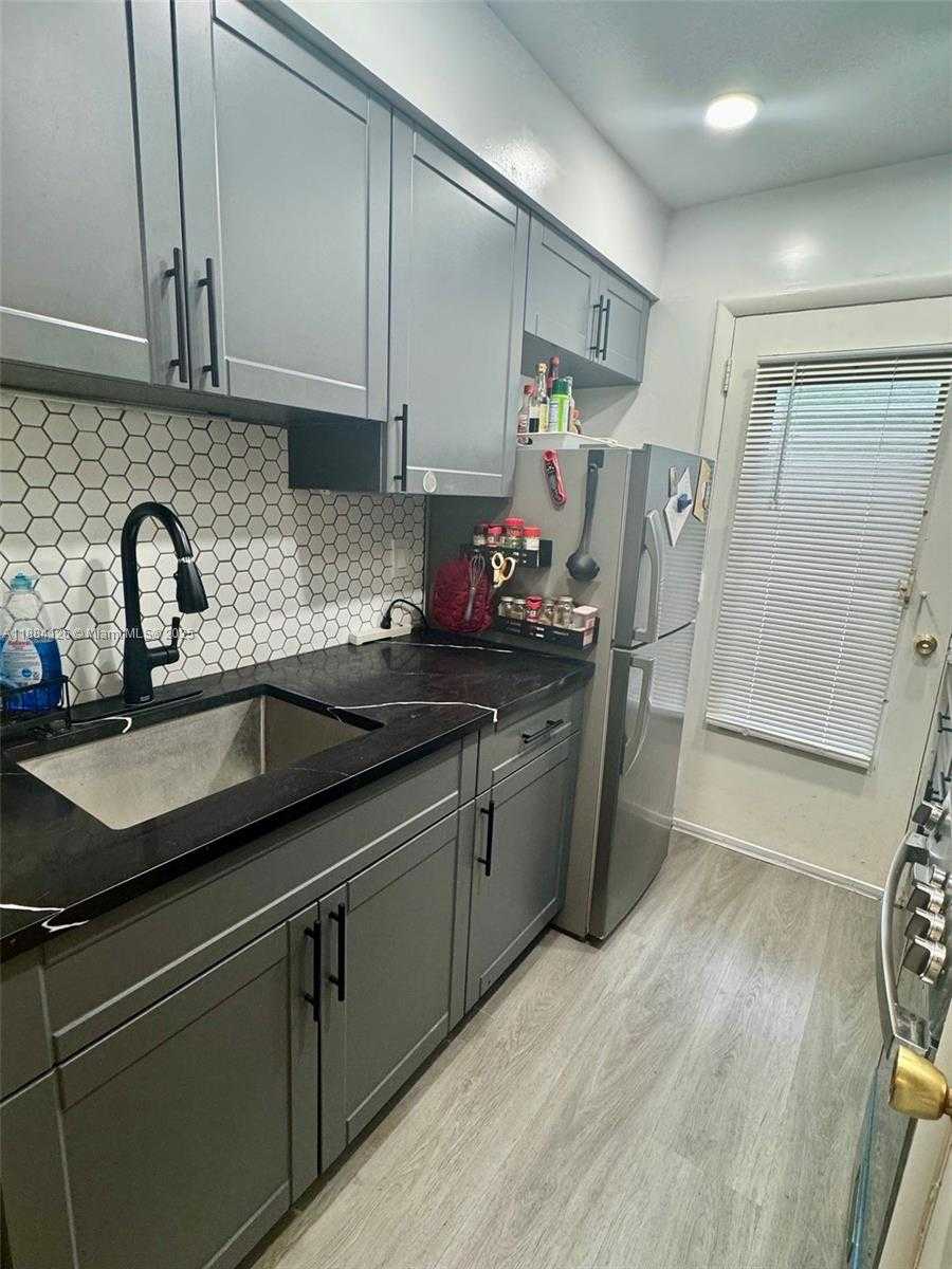 Small Image of 1431 SOUTH 14TH AVE #111, Hollywood Number 22