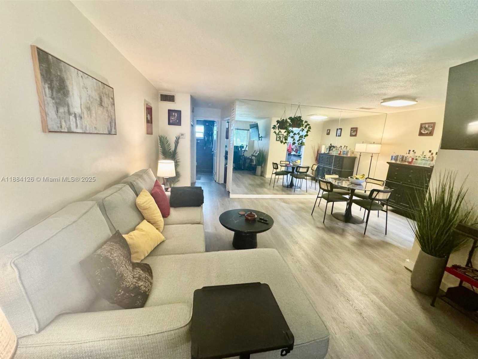 Small Image of 1431 SOUTH 14TH AVE #111, Hollywood Number 7