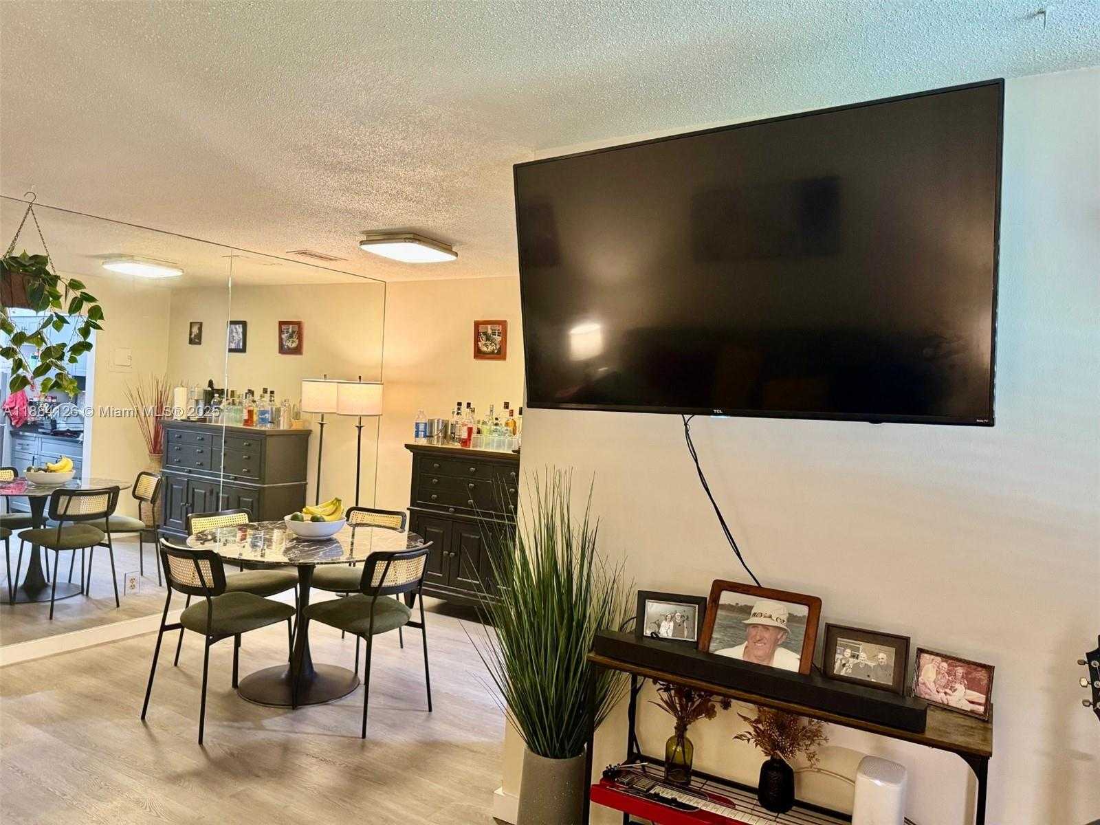 Small Image of 1431 SOUTH 14TH AVE #111, Hollywood Number 9