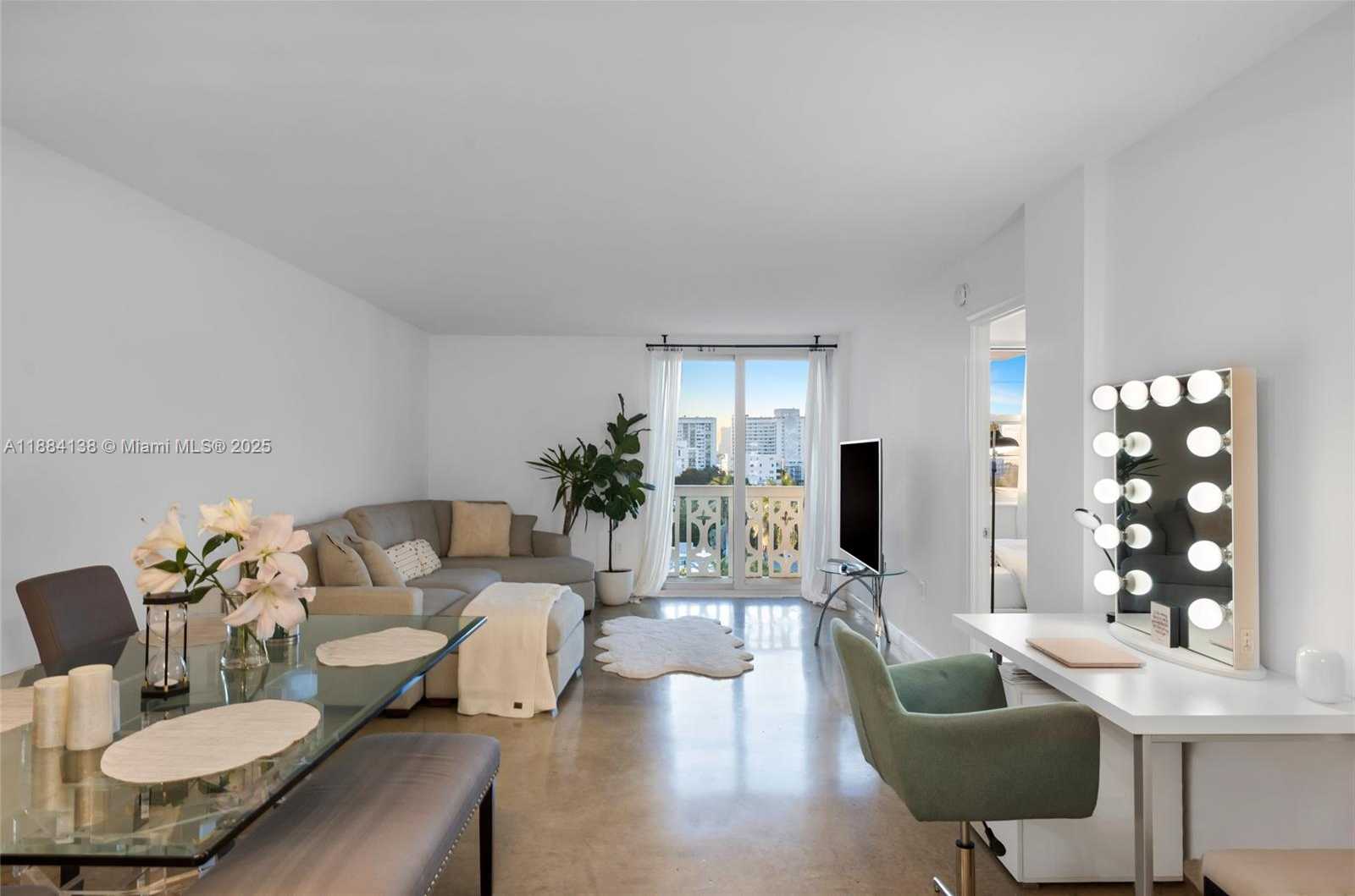 Small Image of 1020 MERIDIAN AVE #816, Miami Beach Number 3