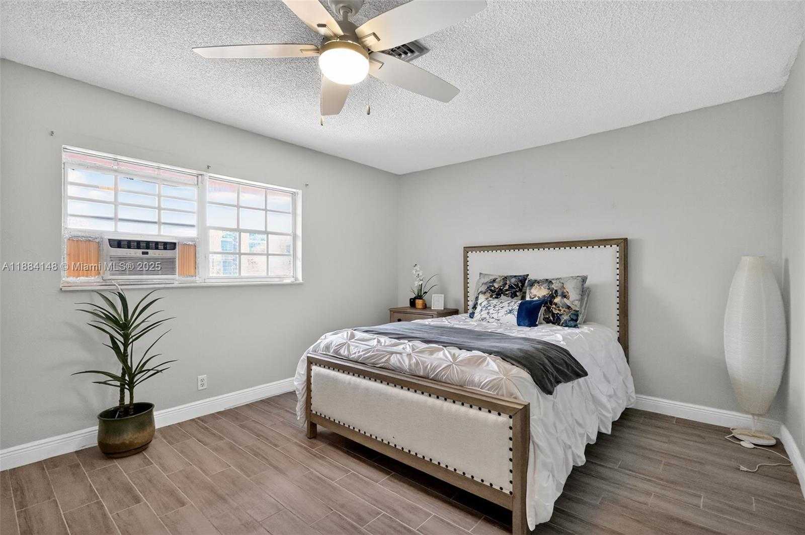 Small Image of 2200 MONROE ST #23, Hollywood Number 2