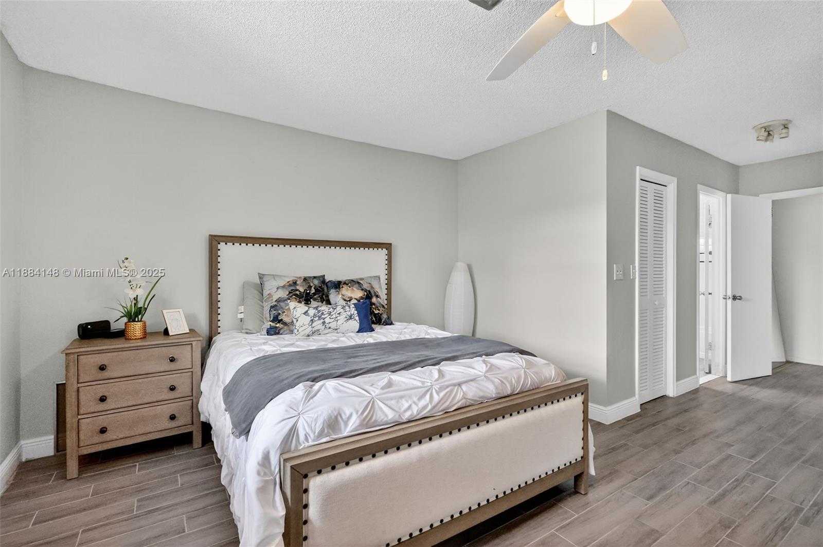 Small Image of 2200 MONROE ST #23, Hollywood Number 3