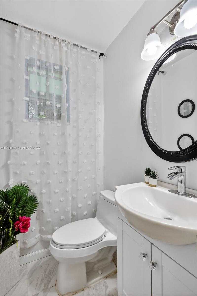 Small Image of 2200 MONROE ST #23, Hollywood Number 8