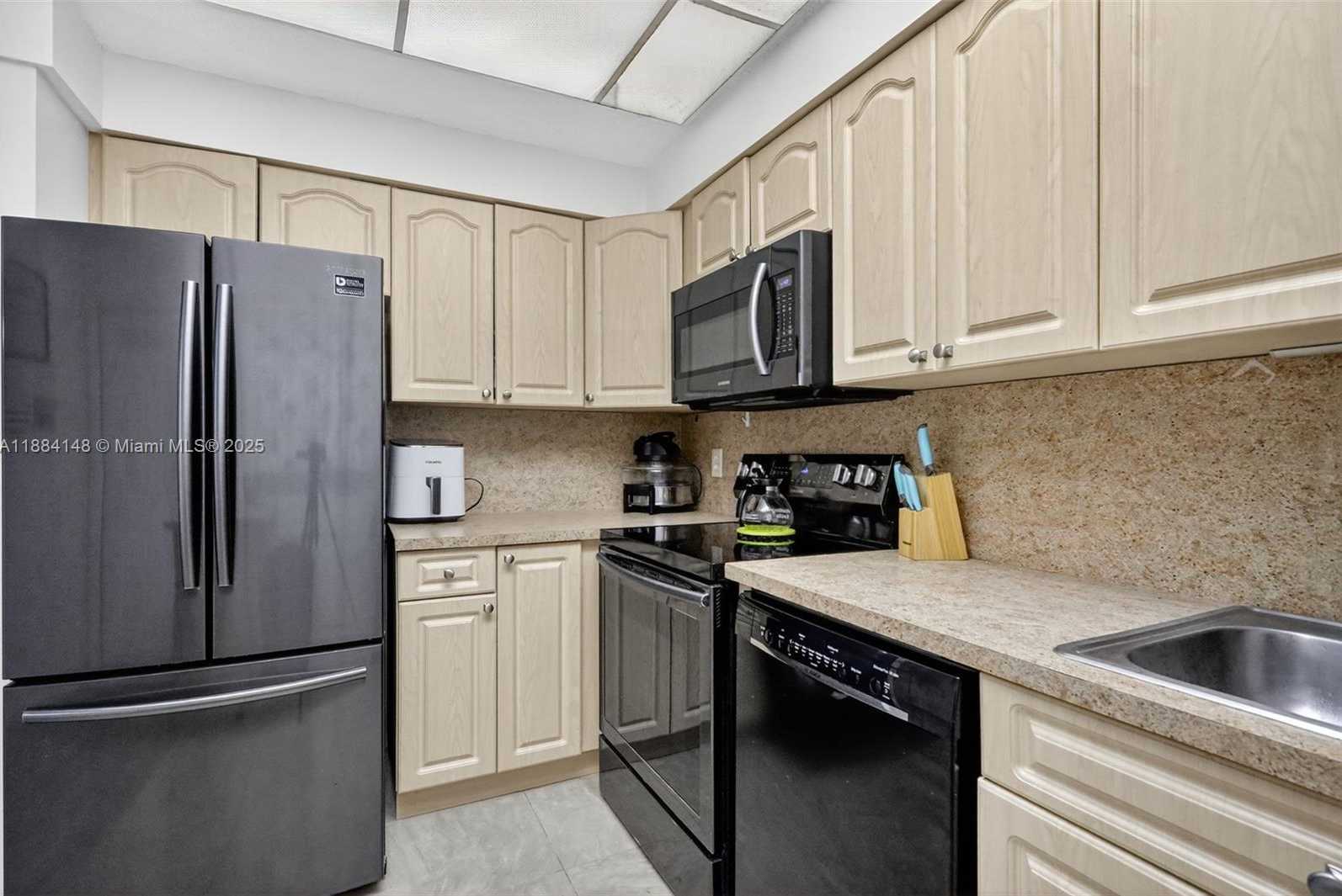 Small Image of 2200 MONROE ST #23, Hollywood Number 9