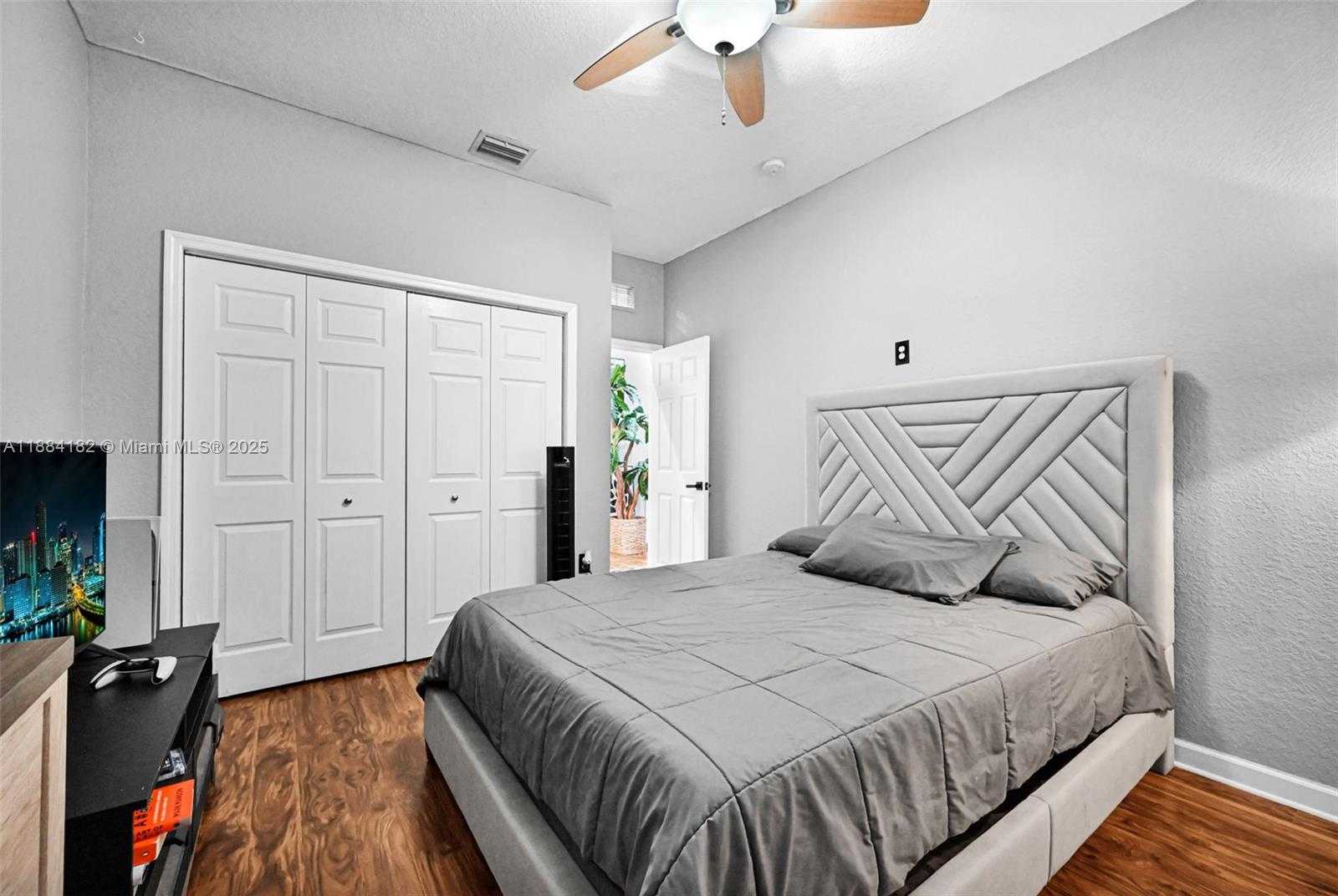 Small Image of 12965 SOUTH WEST 133RD TER, Miami Number 33